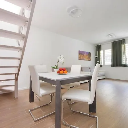 Sabelli 3 Indipendente Con Privato